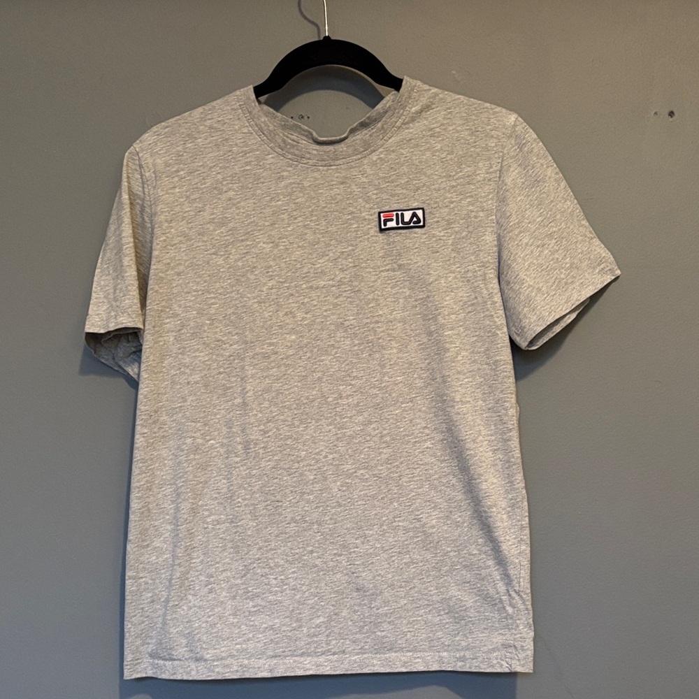 Fila Heather Gray Short Sleeve Mens Tee. Size small
